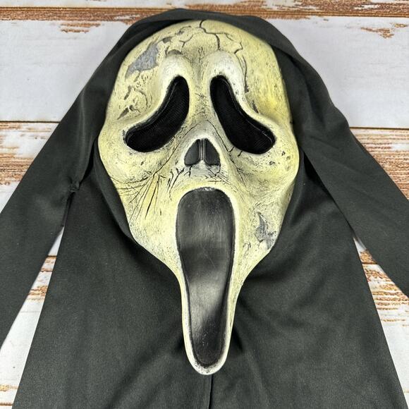 Scream Zombie Ghostface Limited Edition Easter Unlimited Mask – Rare Collectible - Picture 3 of 5